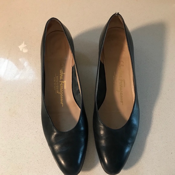 Navy Salvatore Ferragamo Leather Pumps - Picture 10 of 14